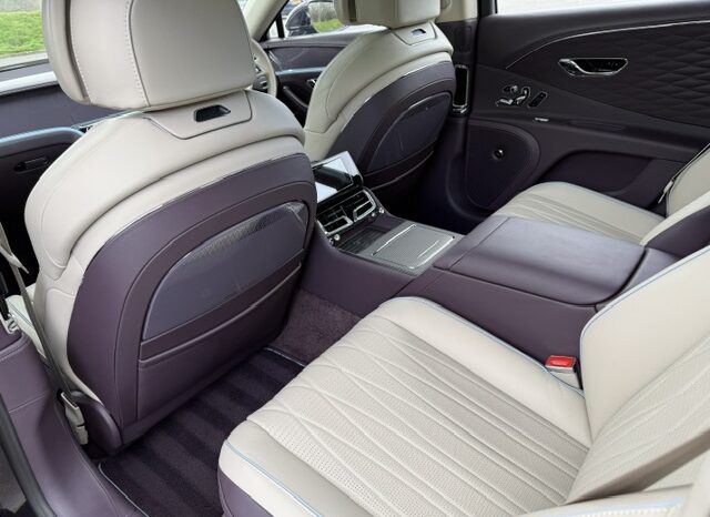 Bentley Flying Spur V8 “Mulliner” full
