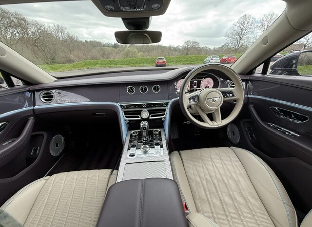 Bentley Flying Spur V8 “Mulliner” full