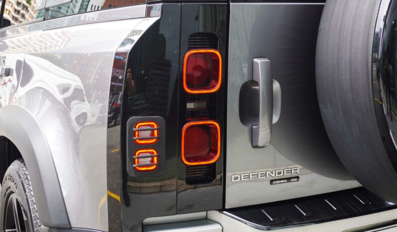 Land Rover Defender 110 D240 SE full