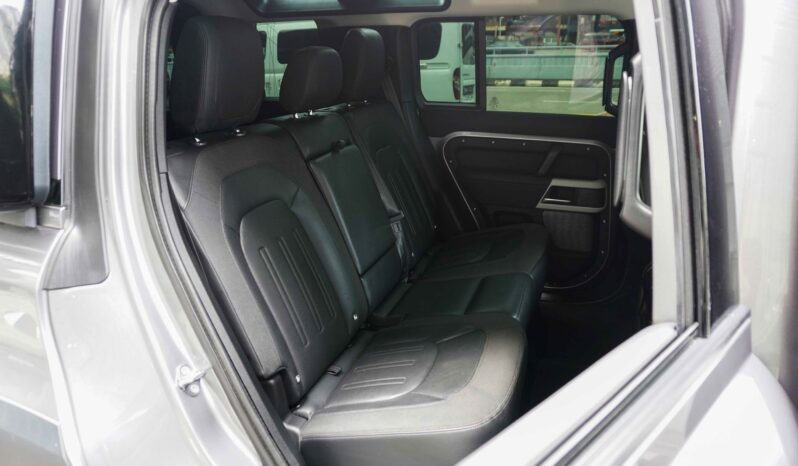 Land Rover Defender 110 D240 SE full