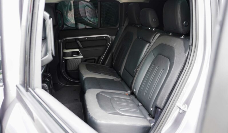 Land Rover Defender 110 D240 SE full
