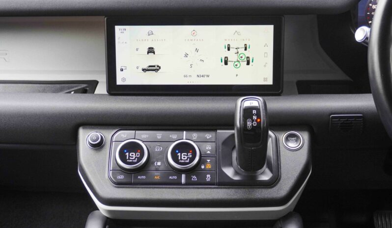 Land Rover Defender 110 D240 SE full