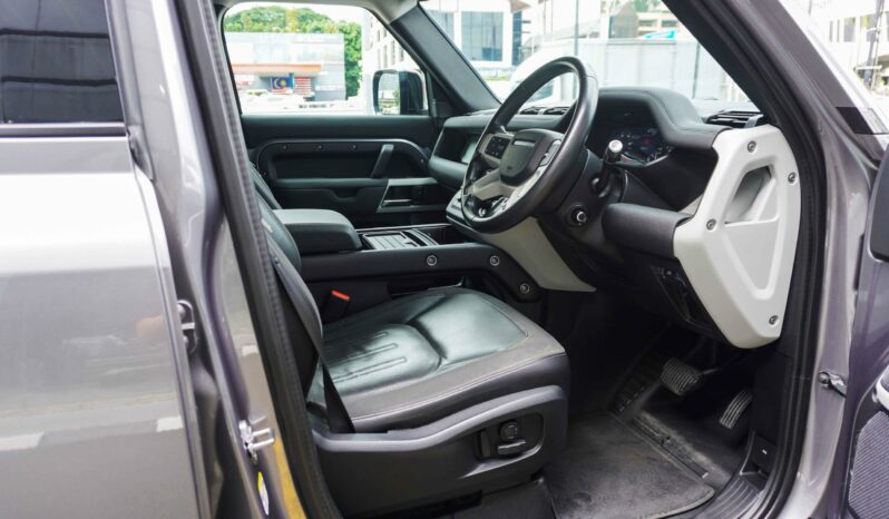 Land Rover Defender 110 D240 SE full